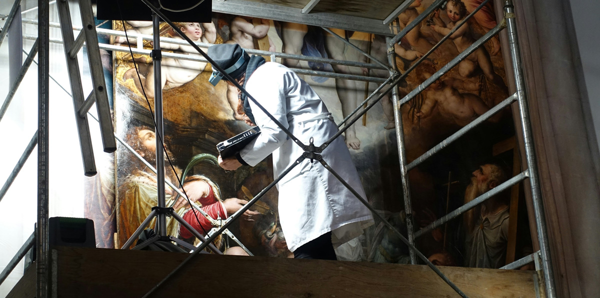 Mitarbiter beider Restauration von Wandgemälde